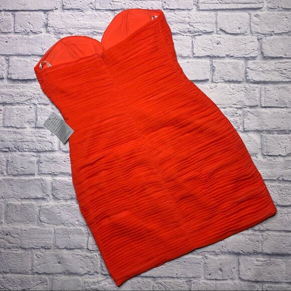 NEW Lavish Alice Pleated Sweetheart Neck Chiffon Dress - Picture 6 of 9